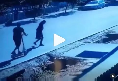 Электросамокатчик сбил женщину